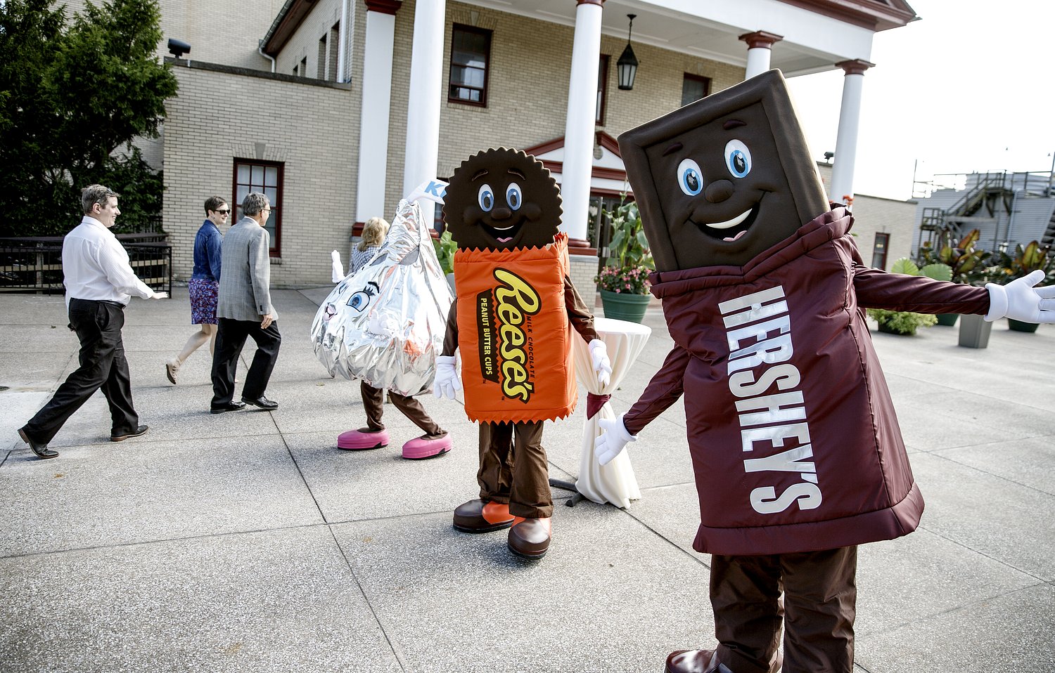 Pa. amusement park to be overrun with mascots for All-American parade