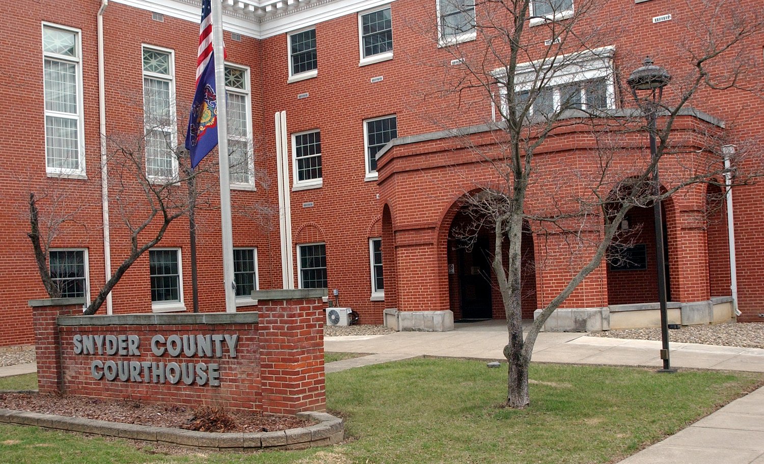 Admitted stalker in Pa. gets probation; warned of long jail term if he violates order
