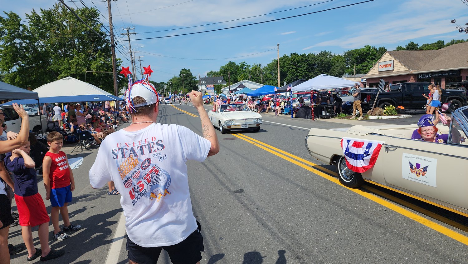 East Longmeadow celebrates Fourth with annual parade, 4-mile road race (Photos)