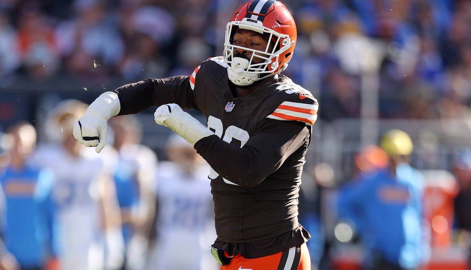 Za’Darius Smith, who was expected to sign with the Browns, tried out for the Falcons and his former coach Kevin Stefanski today