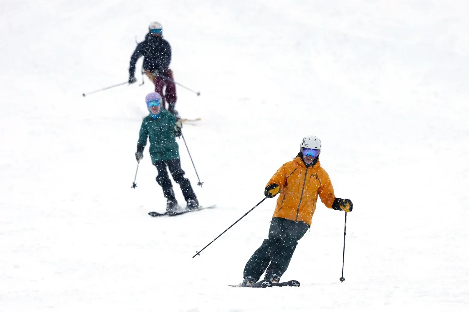 Stevens Pass adopts peak day parking reservations for ski season