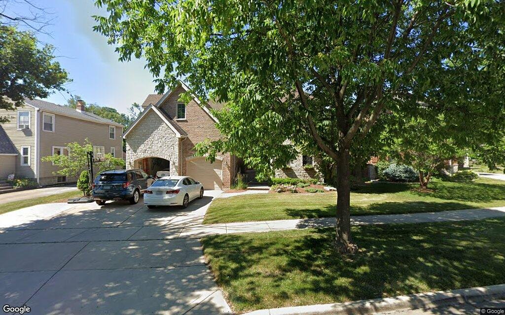 Single-family home in Elmhurst goes for $1.57 million
