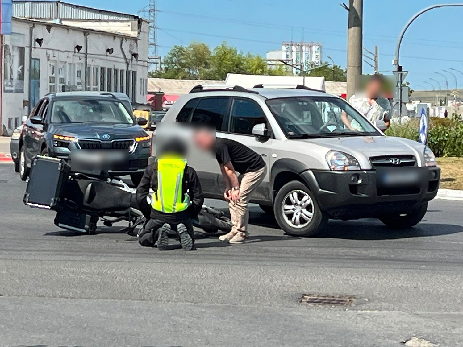 Accident pe Șoseaua Alba Iulia: motociclist lovit de o mașină / foto