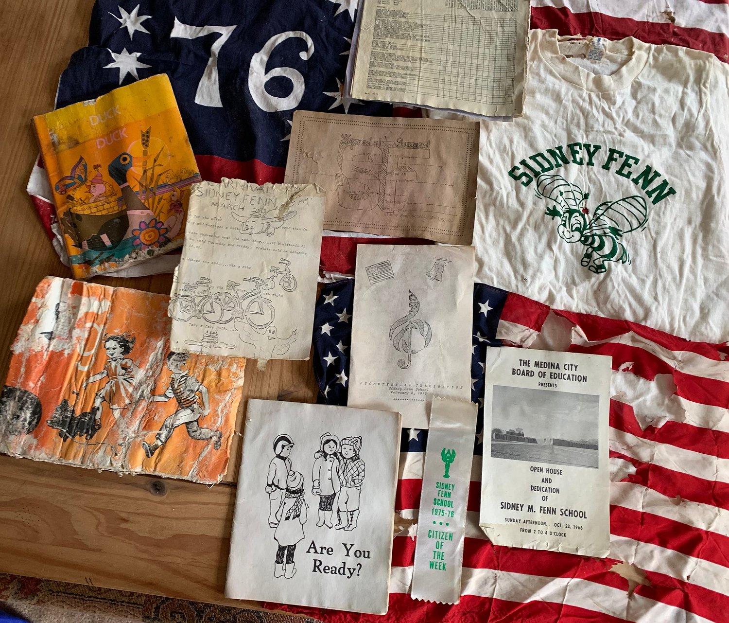 Medina’s Sidney Fenn Elementary unearths time capsule after 50 years