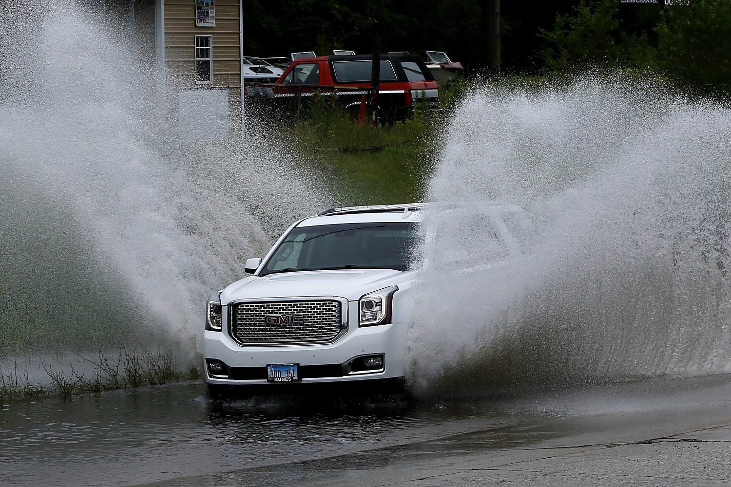 Storms dump heavy rain as flash flood warning issued for parts of Will, Kendall counties; 2-inch hail reported