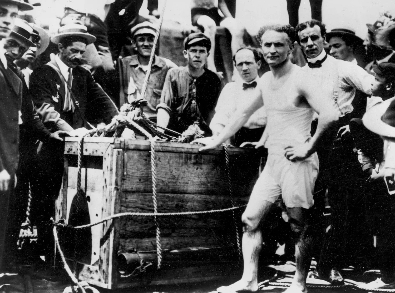 Houdini's centennial spotlight: A newly published essay and a fresh fight over when and how he died