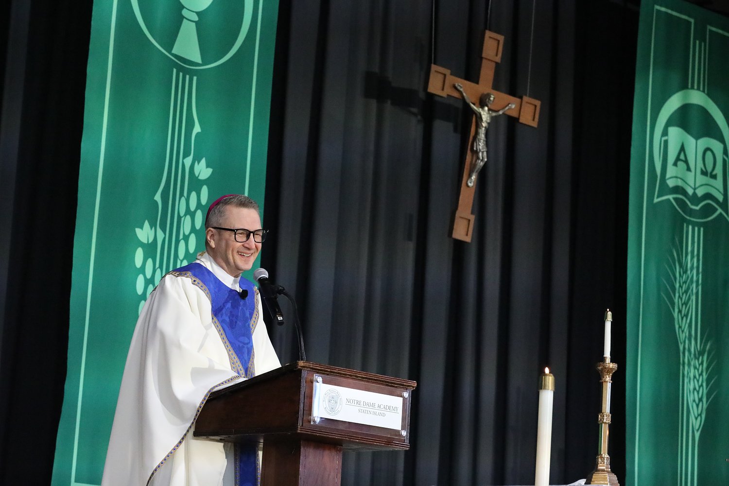 Archbishop of New York visits Staten Island Catholic school for special Mass