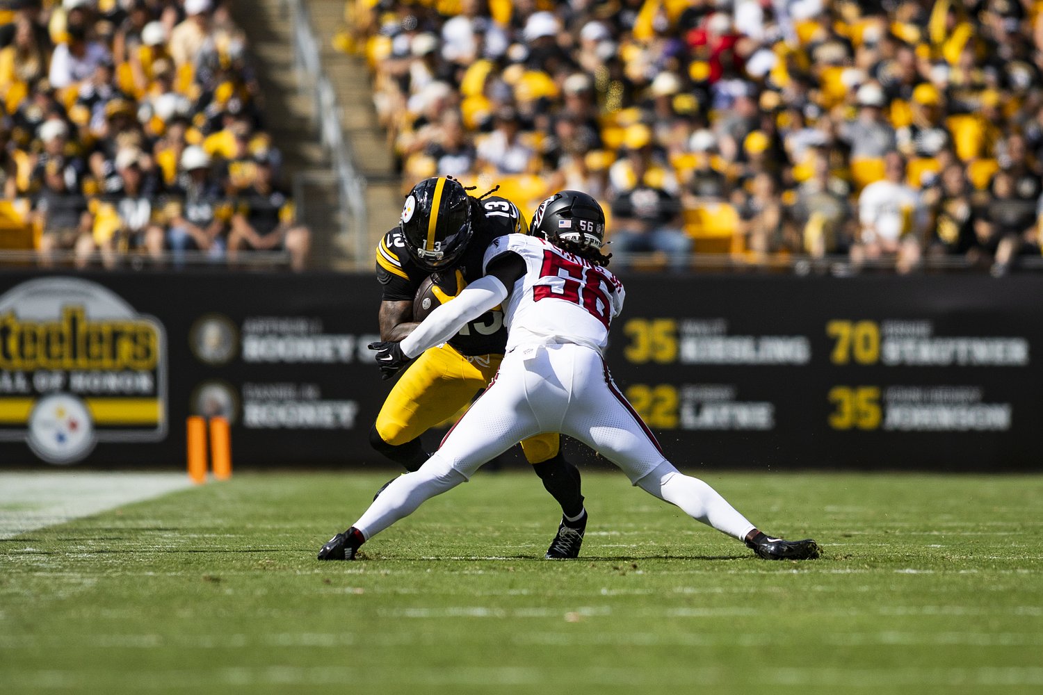 Pittsburgh Steelers get big news on key running back, rule six players out