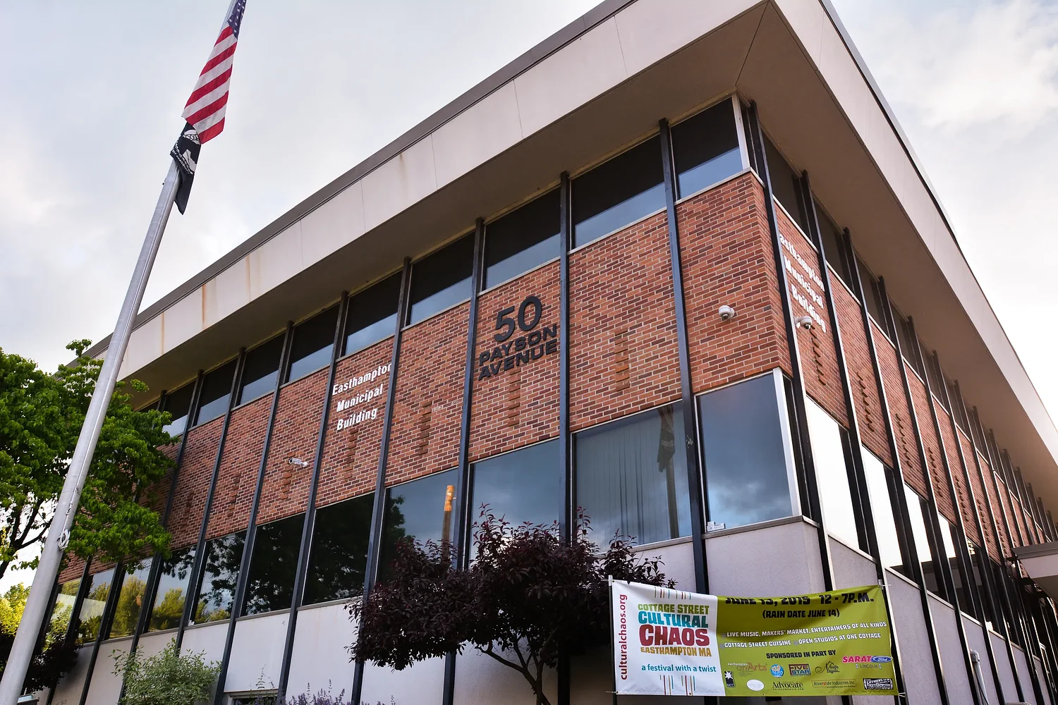 Easthampton moves to pause data centers