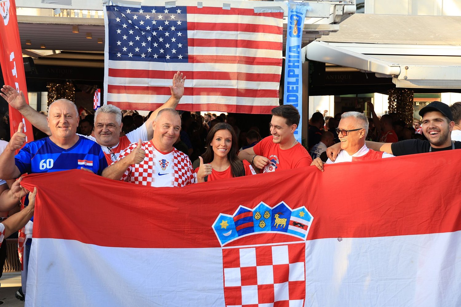 US newlyweds tour Croatia after fans photobomb their wedding shoot
