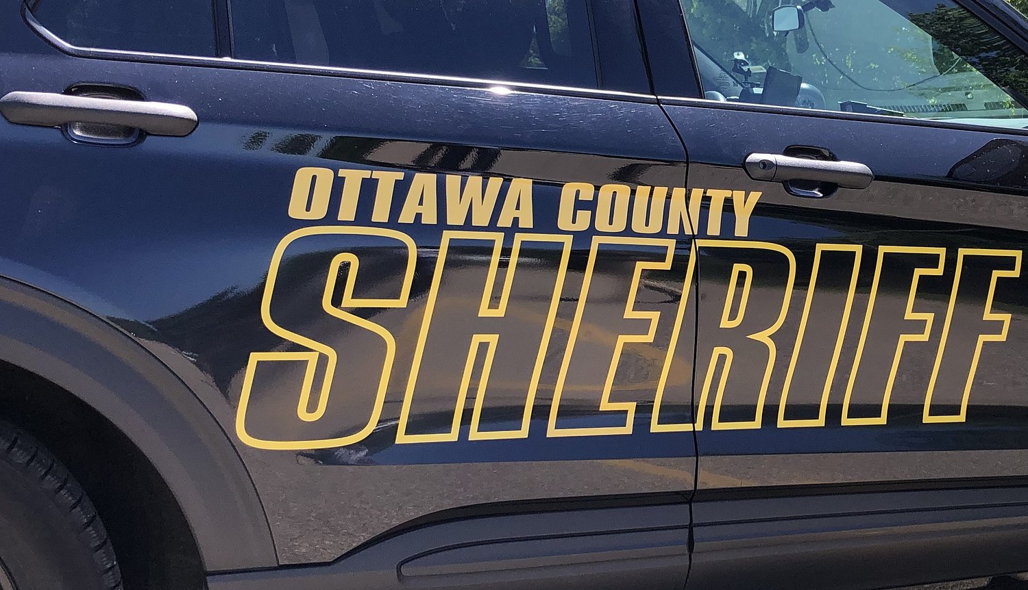 2 seriously injured in head-on crash