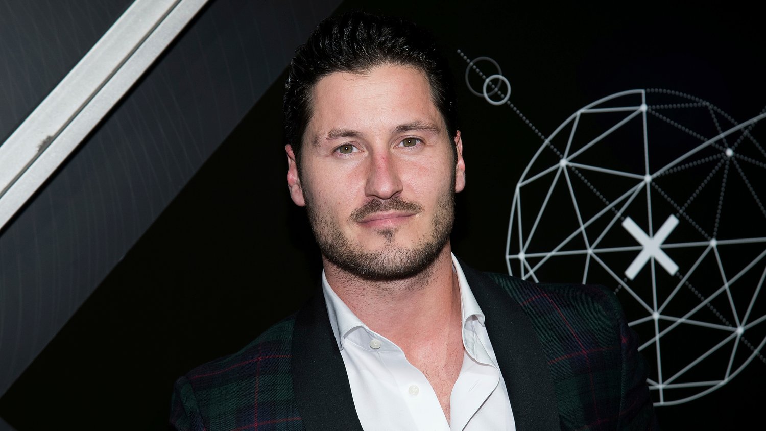‘Dancing With the Stars’ pro apologizes for shocking comment about judge