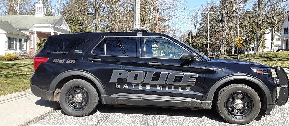 Officers assist Geauga deputies as they chase down man wanted on narcotics investigation: Gates Mills Police Blotter
