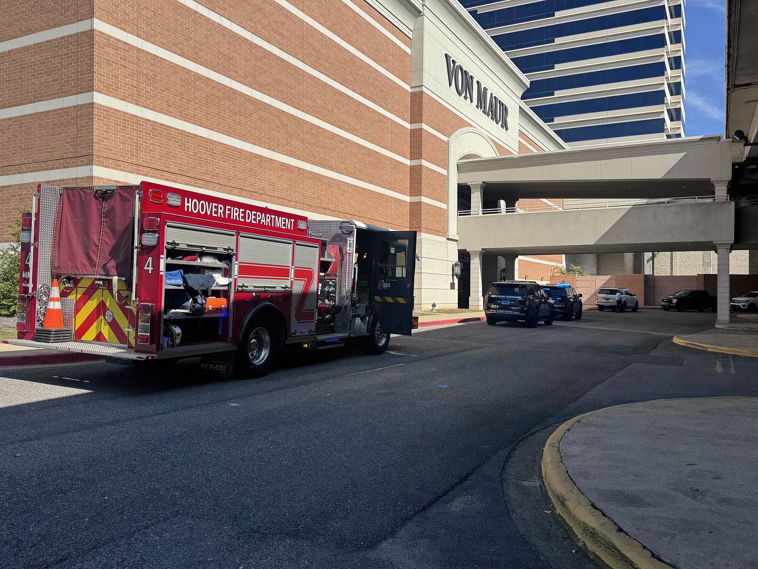 1 shot in fight at Riverchase Galleria food court