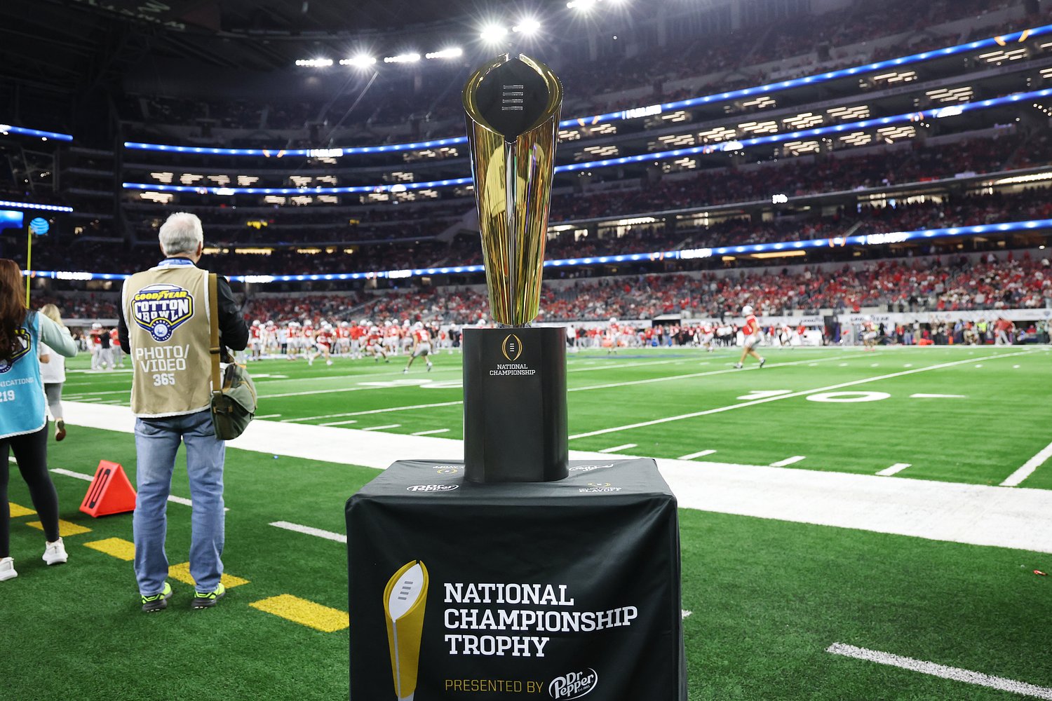 CFP takes stance on NFL players return to college game