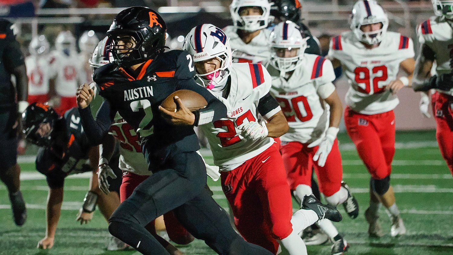 Austin fends off Bob Jones to earn fifth victory in six games