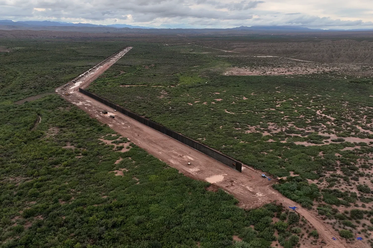Trump administration asks Supreme Court to lift halt on Big Bend border wall