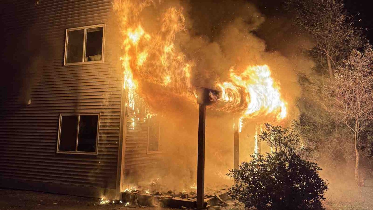 Dartmouth students flee North Main Street home as early morning fire erupts