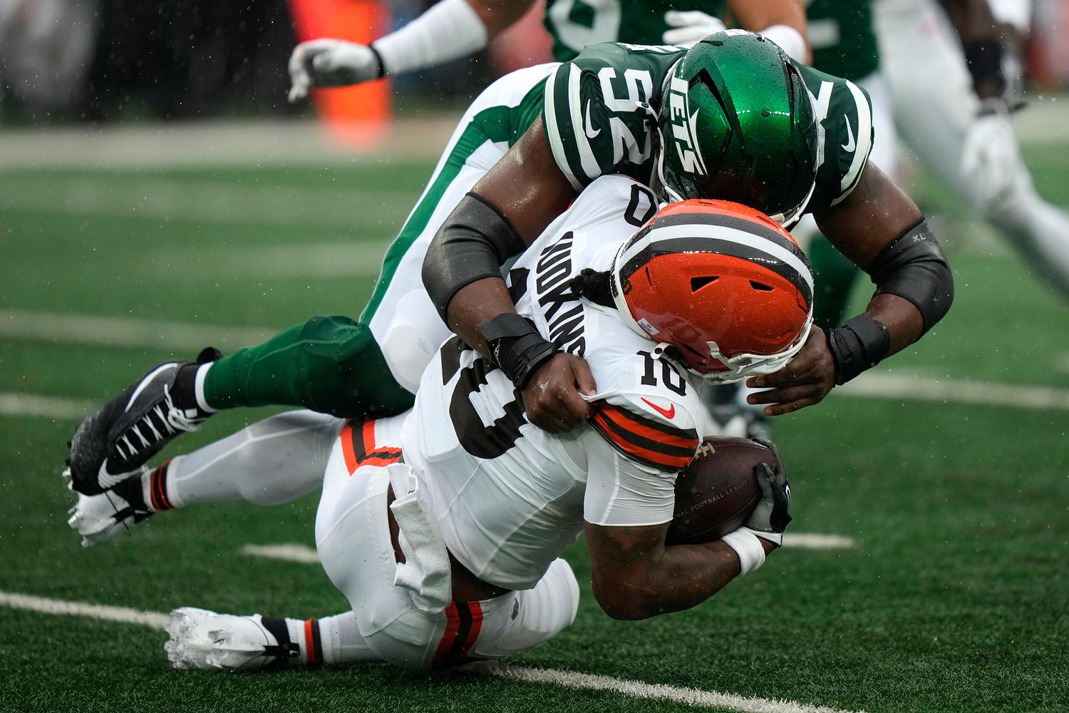 Browns’ No. 2 running back placed on injured reserve for at least 4 games as their sluggish rushing attack takes another hit