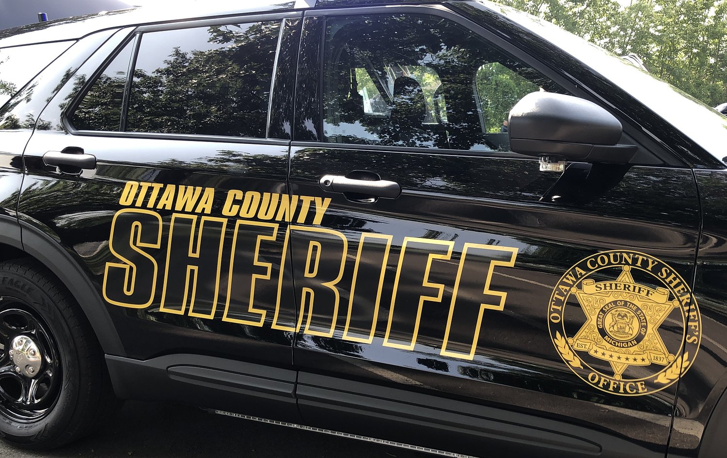2 teens among 4 hurt in multiple-vehicle crash north of Zeeland