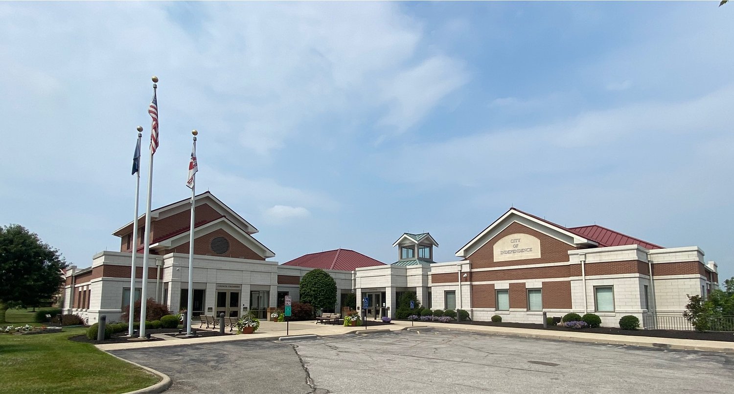Independence seeks to allow front yard accessory structures on large lots