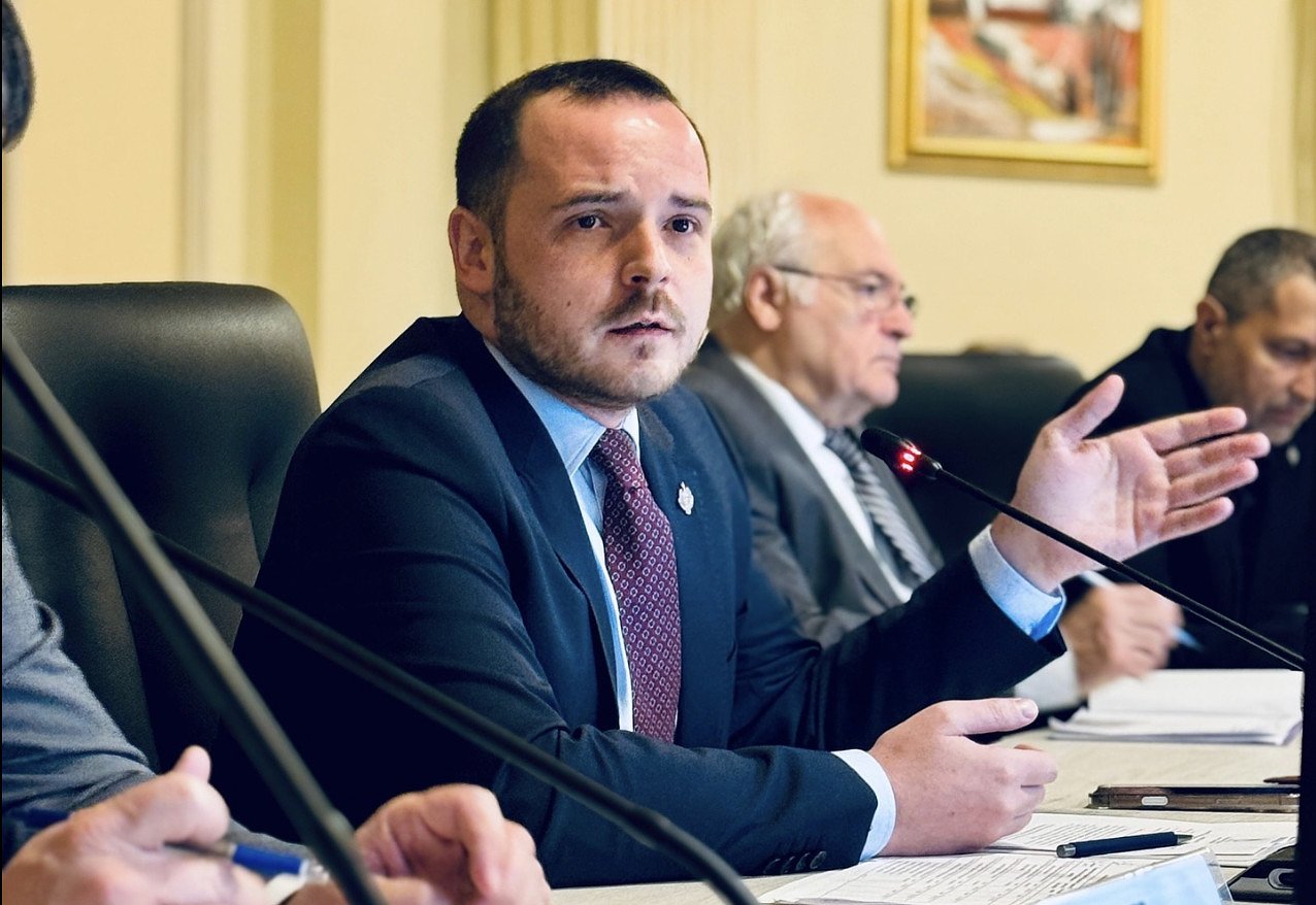 Alexandru Rogobete - Ce au în comun președinții Consiliilor Județene din Sibiu și Iași? / video