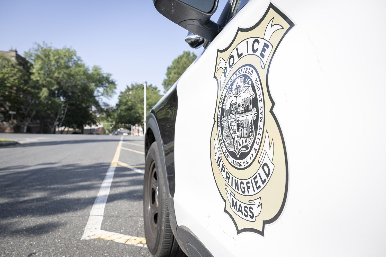 Springfield motorcycle crash leaves 1 dead, 1 injured