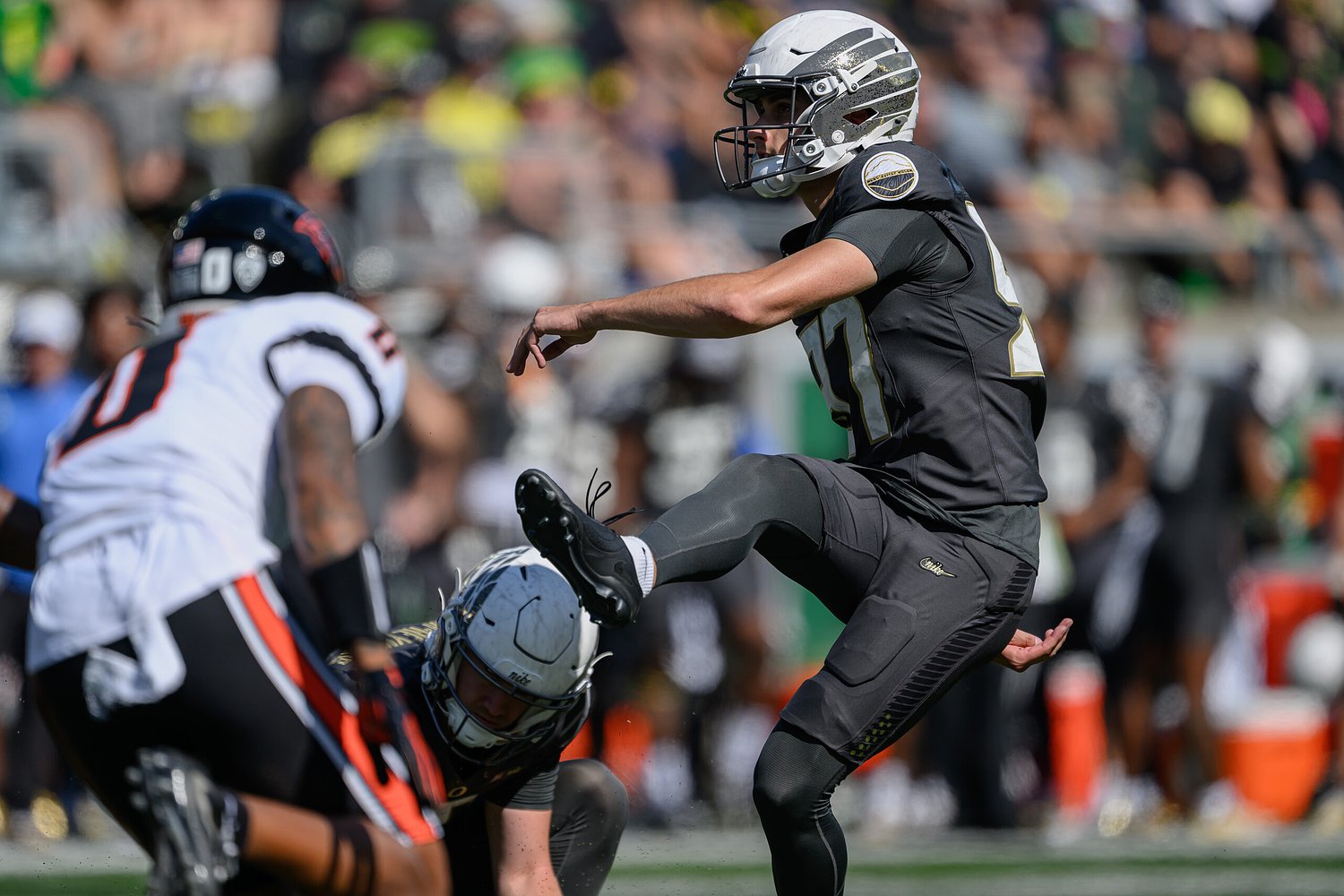 Ducks’ likely next kicker had once dreamed of college lacrosse. Then things took a turn.