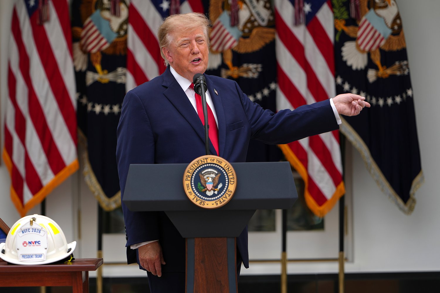 Democrats are leading midterm polls — but which party do Americans expect to win?