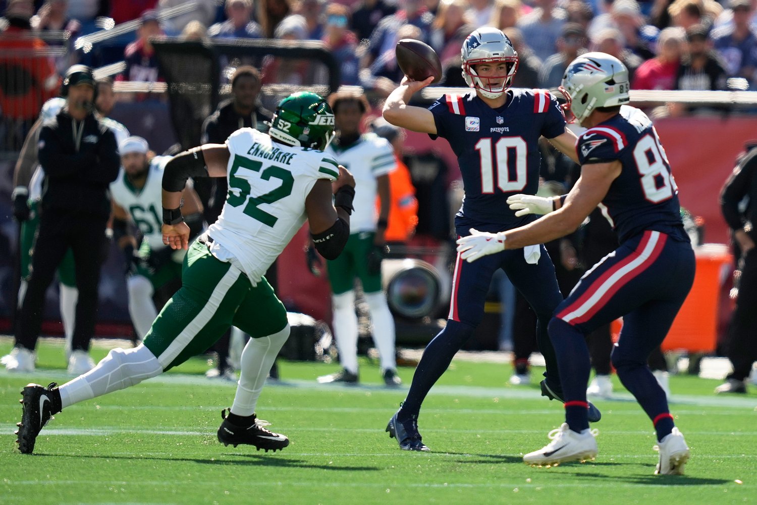 Drake Maye keeps the ball rolling with another strong effort against the Jets