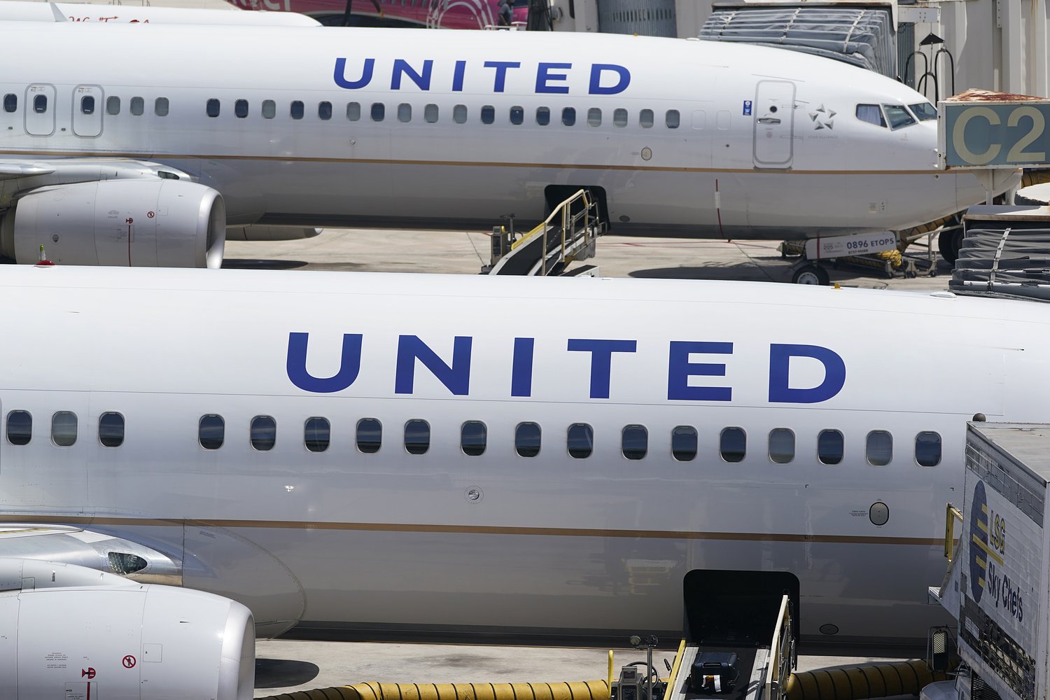 Woman on flight to N.J. deported, charges dropped after alleged assault on flight attendant