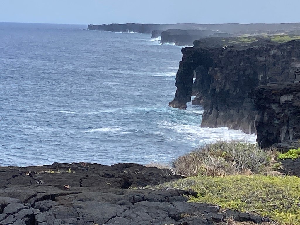 A famed Hawaii sea arch collapses, prompting NPS warnings of unstable cliffs