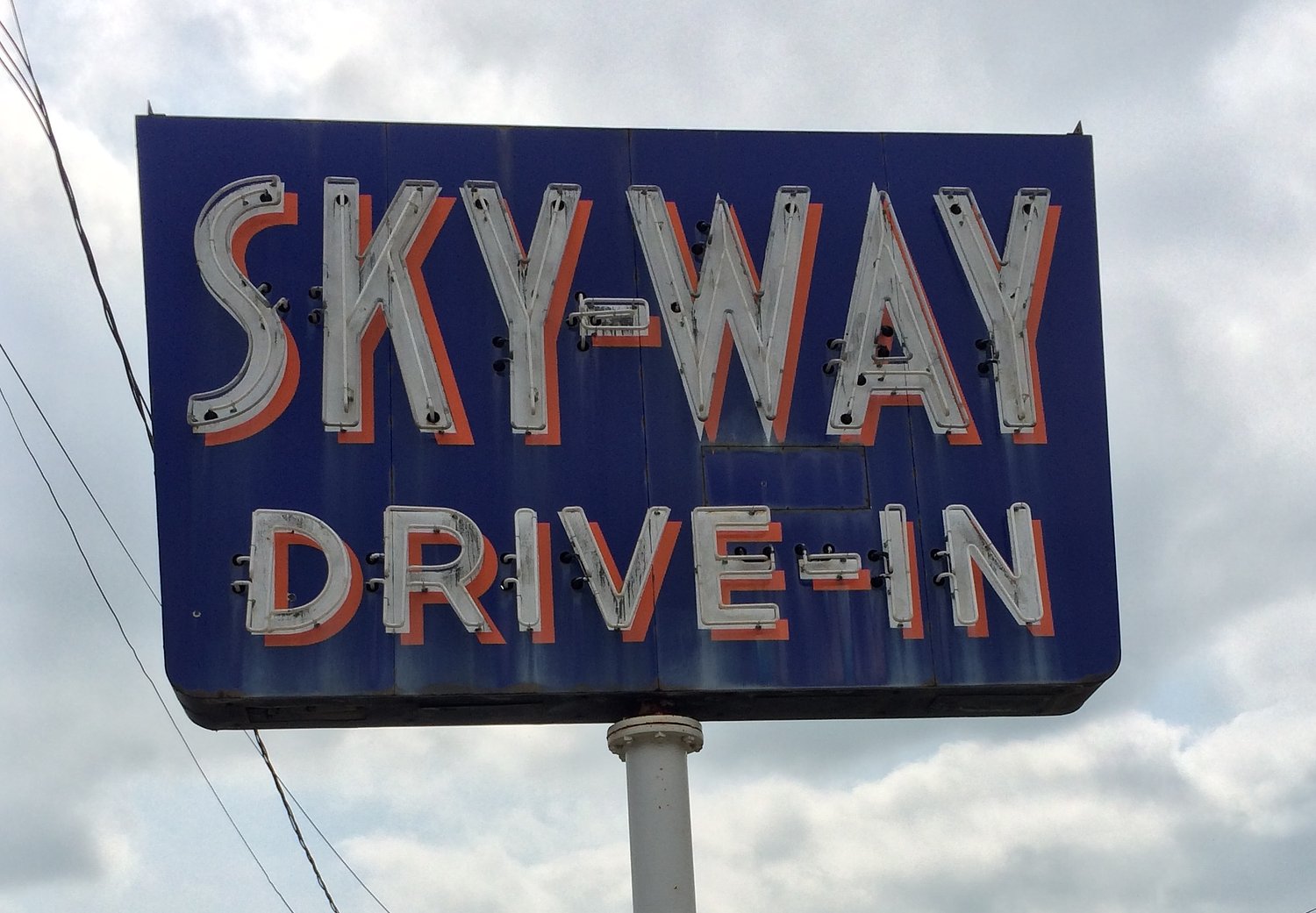 The last Skyway drive-in restaurant closes in Fairlawn