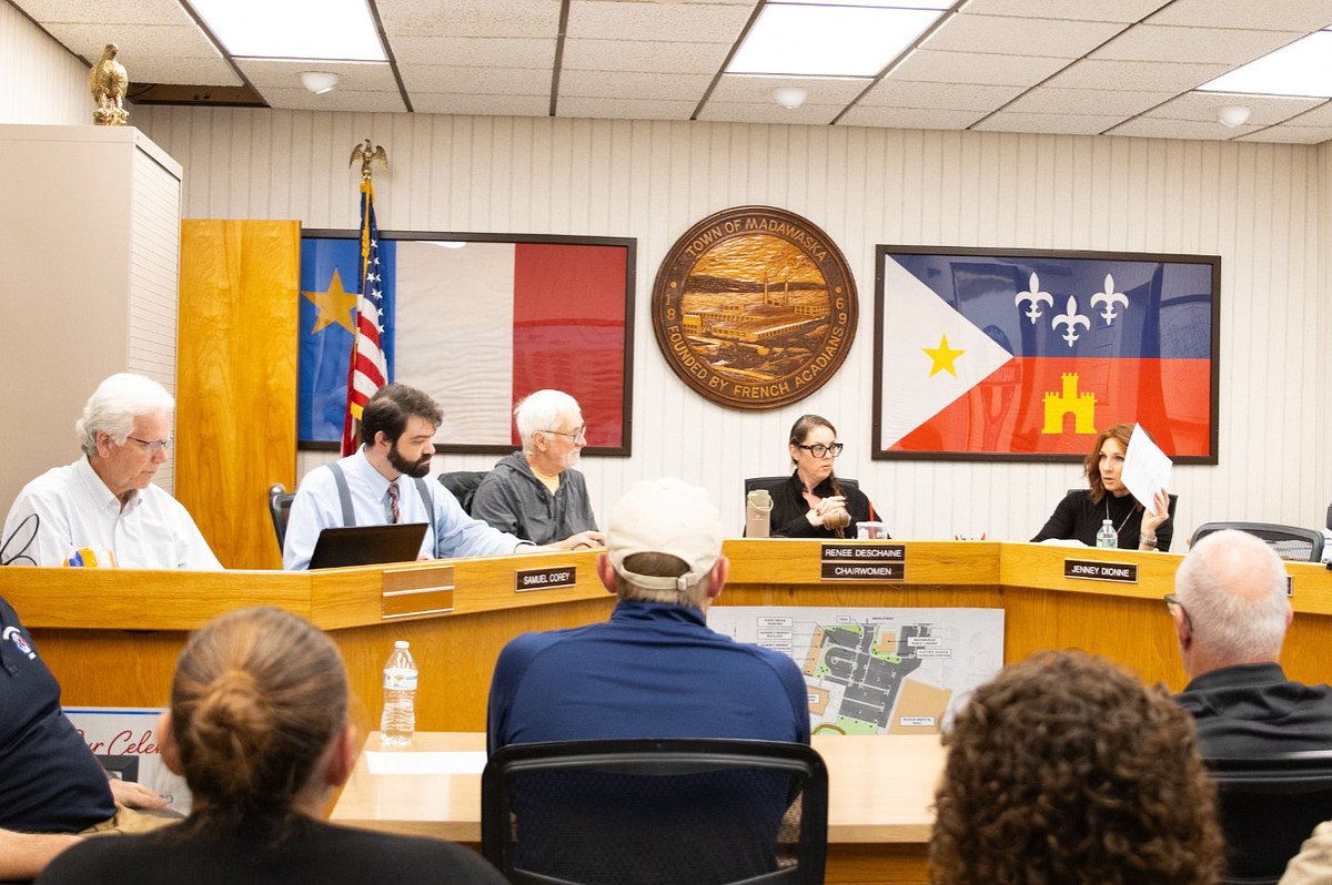 Embattled Aroostook town manager gets temporary reprieve with his job on the line