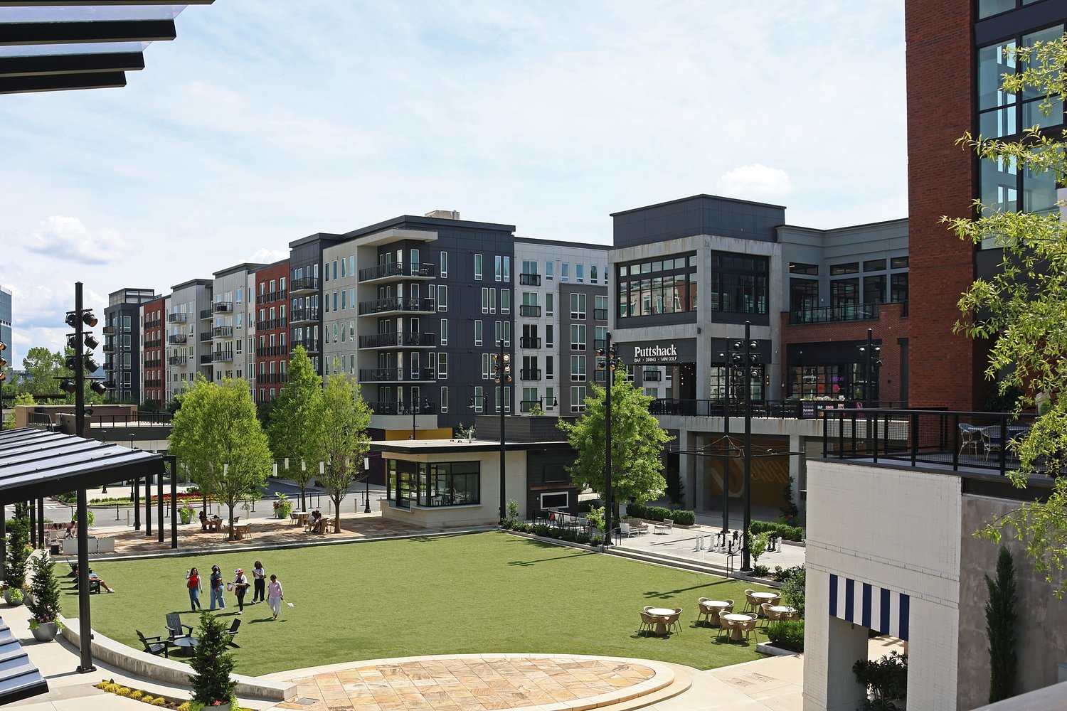 Discover Dunwoody signs new lease at High Street in the perimeter