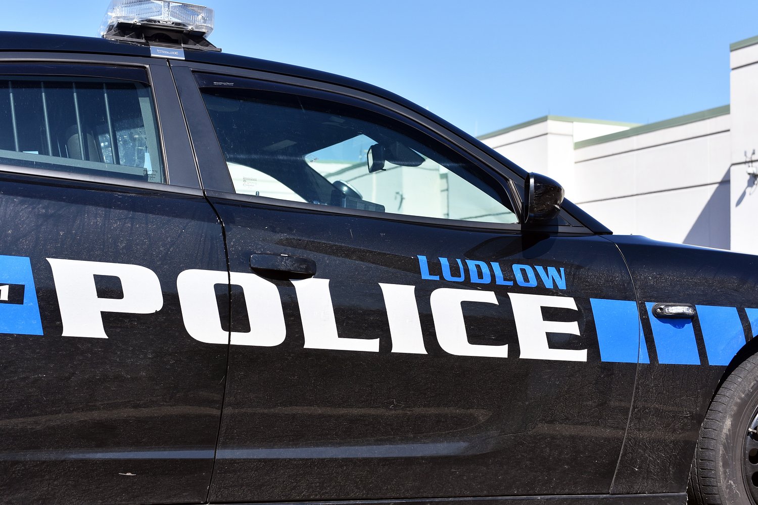 Plane crashes in WMass town, killing 2