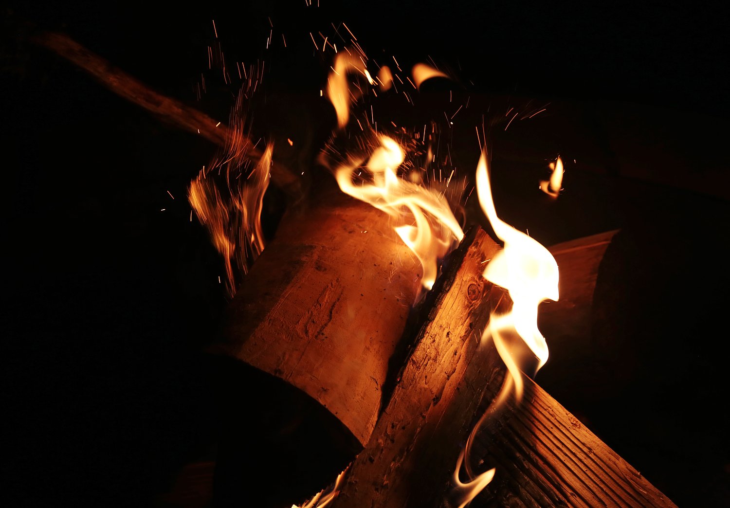 Campfires banned at one of Oregon’s most popular destinations as wildfire season starts early