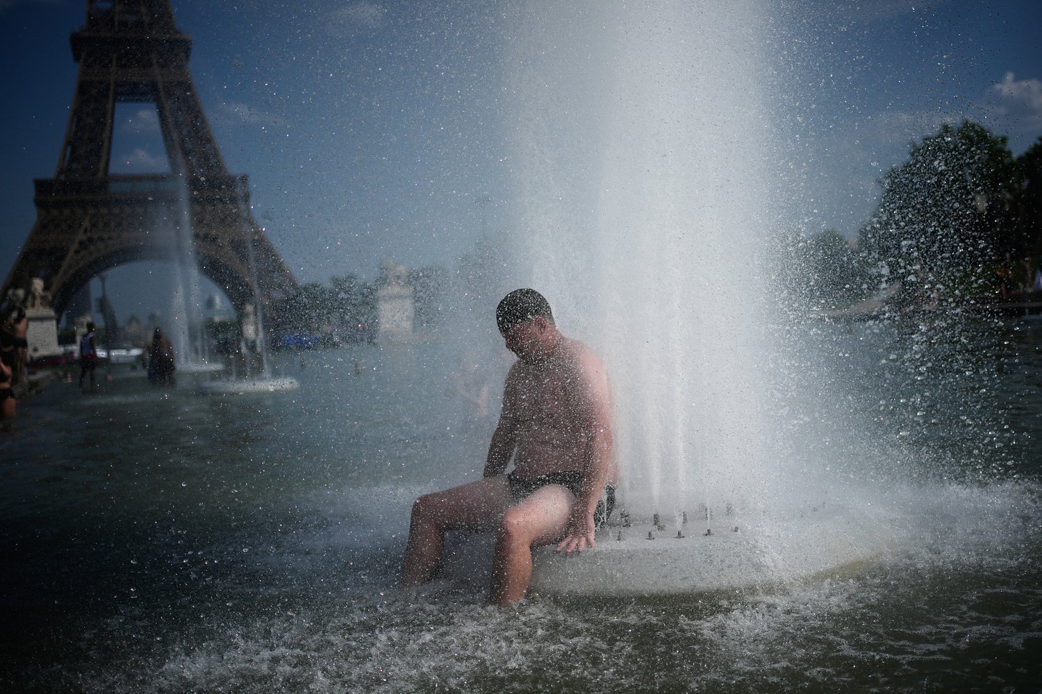 Heat wave takes deadly toll in France