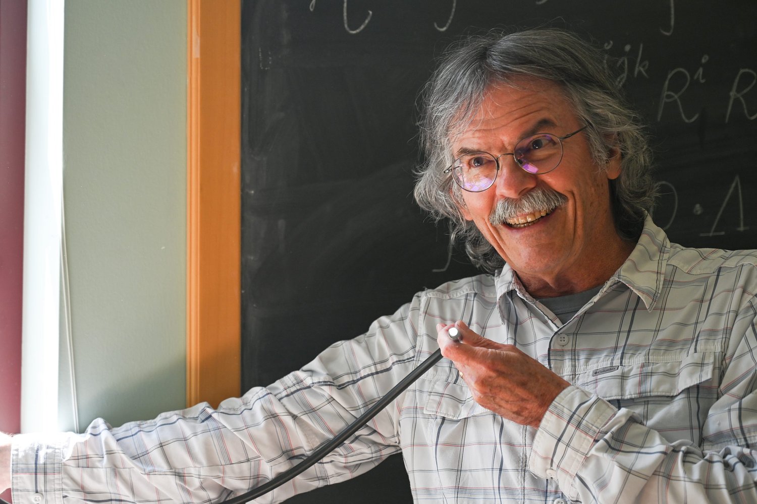 UO physics professor talks about his advocacy for quantum technology, then and now