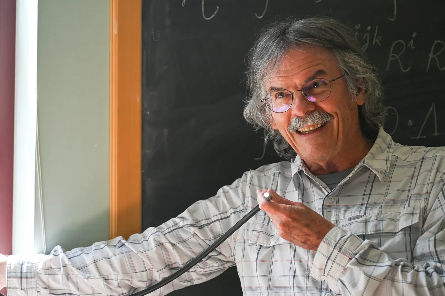 UO physics professor talks about his advocacy for quantum technology, then and now