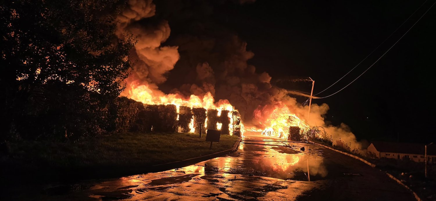 UPDATE. Șura Mică: Incendiul de la platforma de deșeuri a fost lichidat