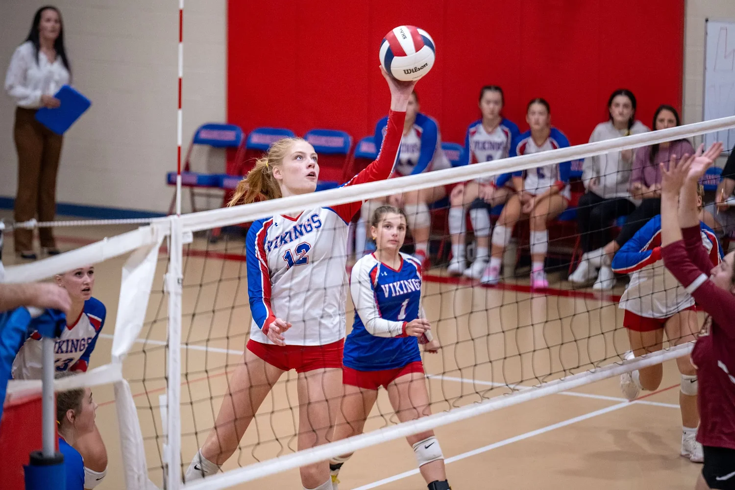Viking volleyball vaults back into Division III leadership contention