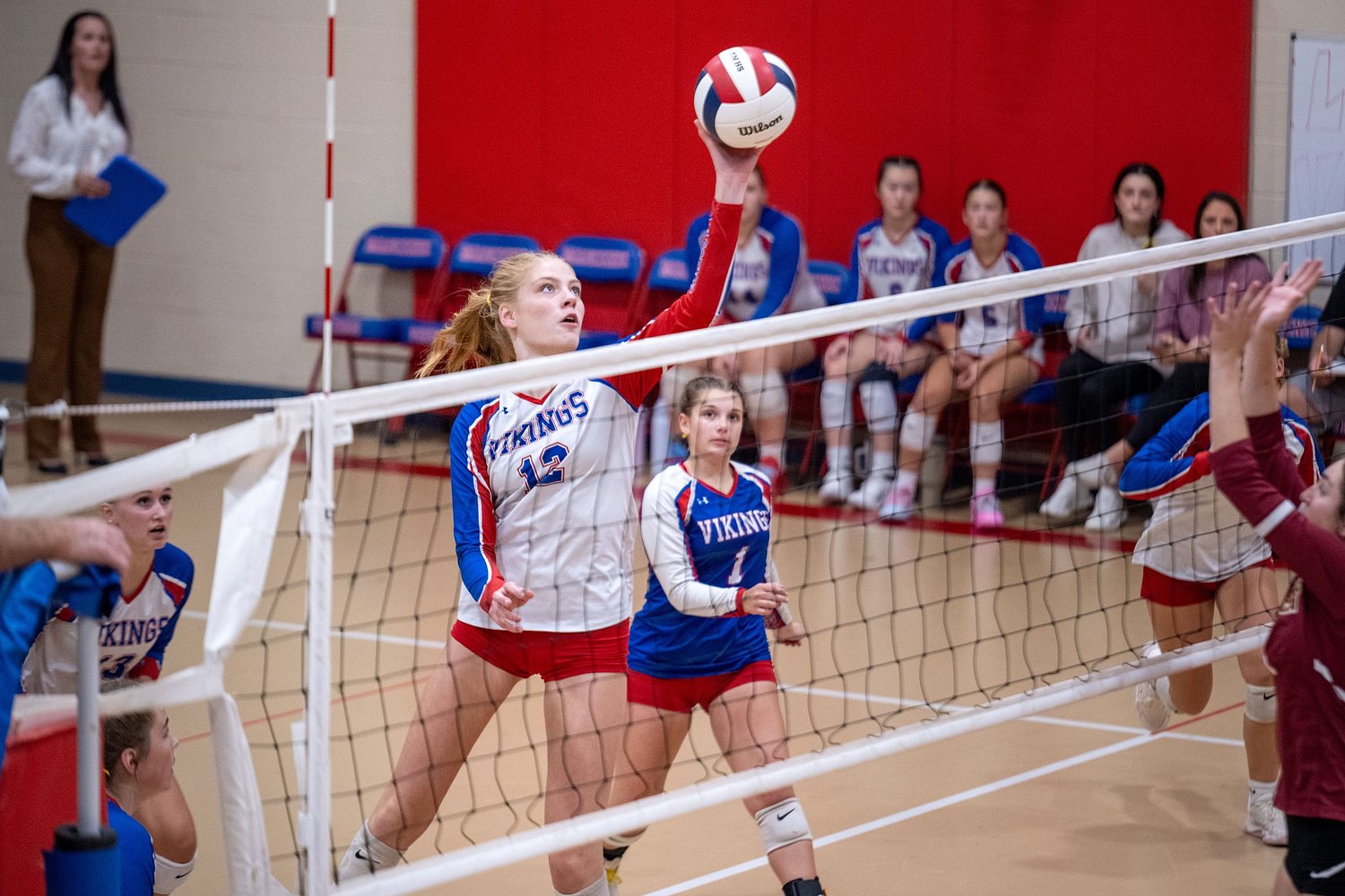 Viking volleyball vaults back into Division III leadership contention