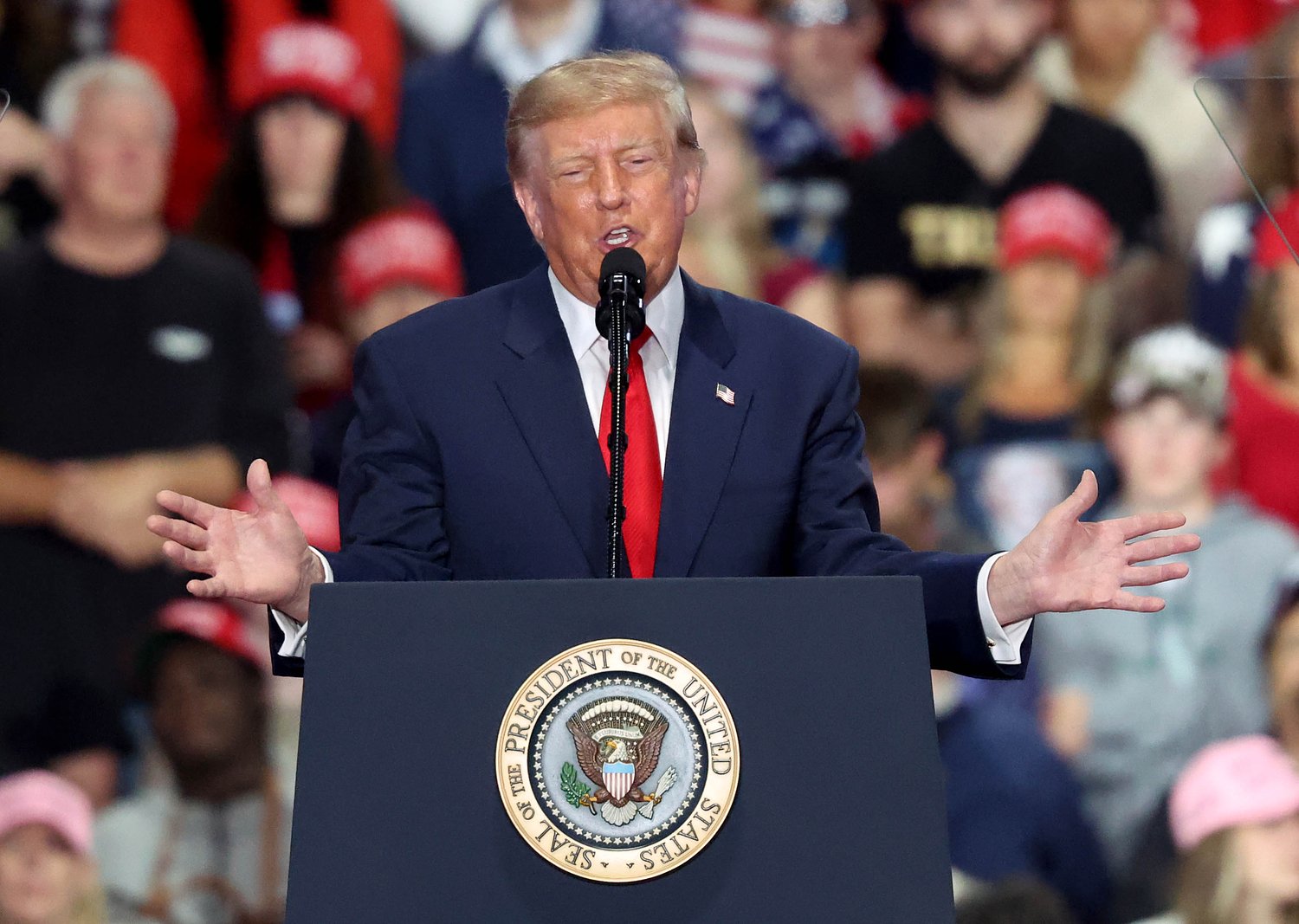 Trump hosted a private meeting with 9 donors in Syracuse. It wasn’t cheap