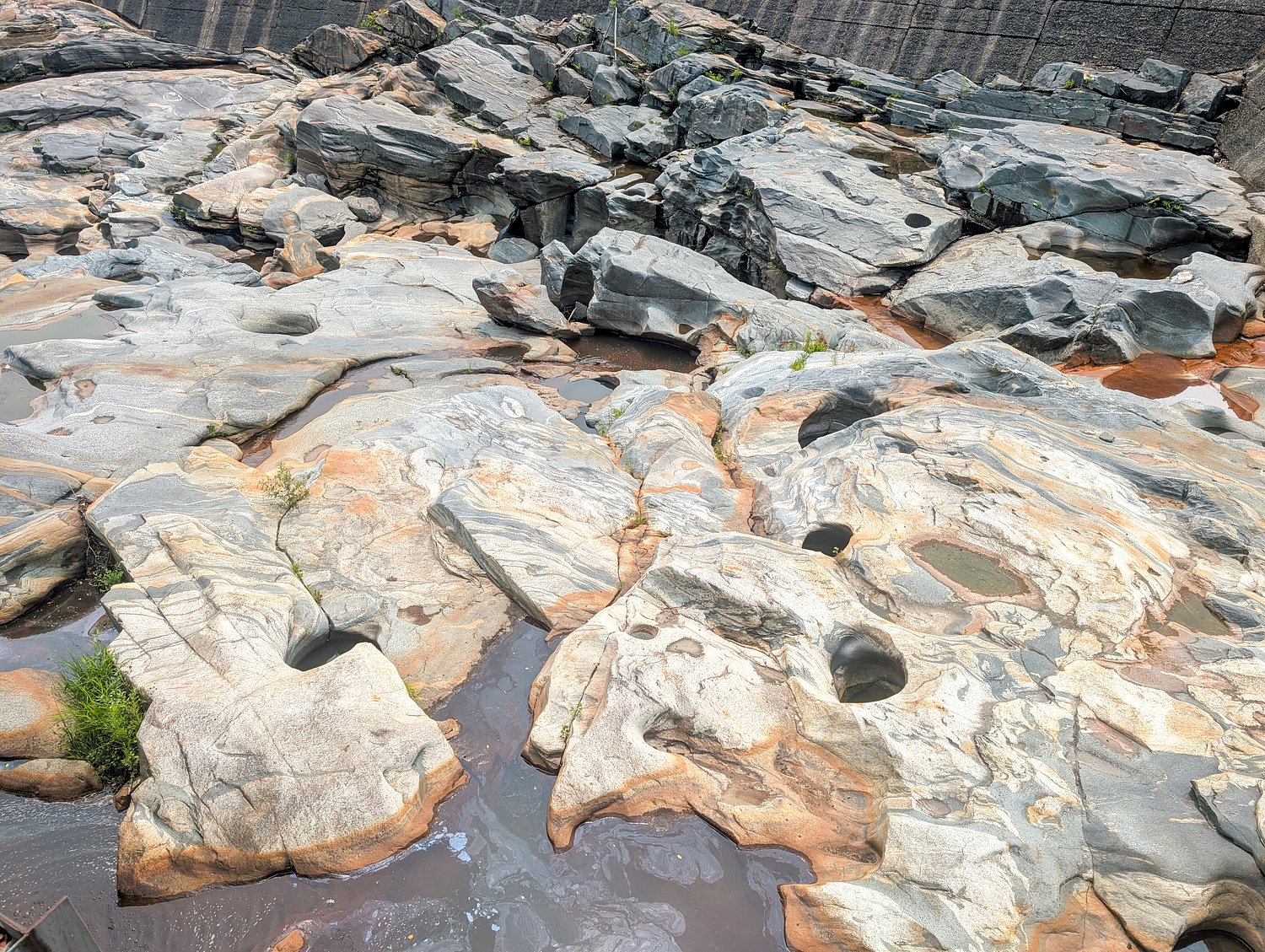 The natural wonder that looks like Mars, but is actually in Mass.