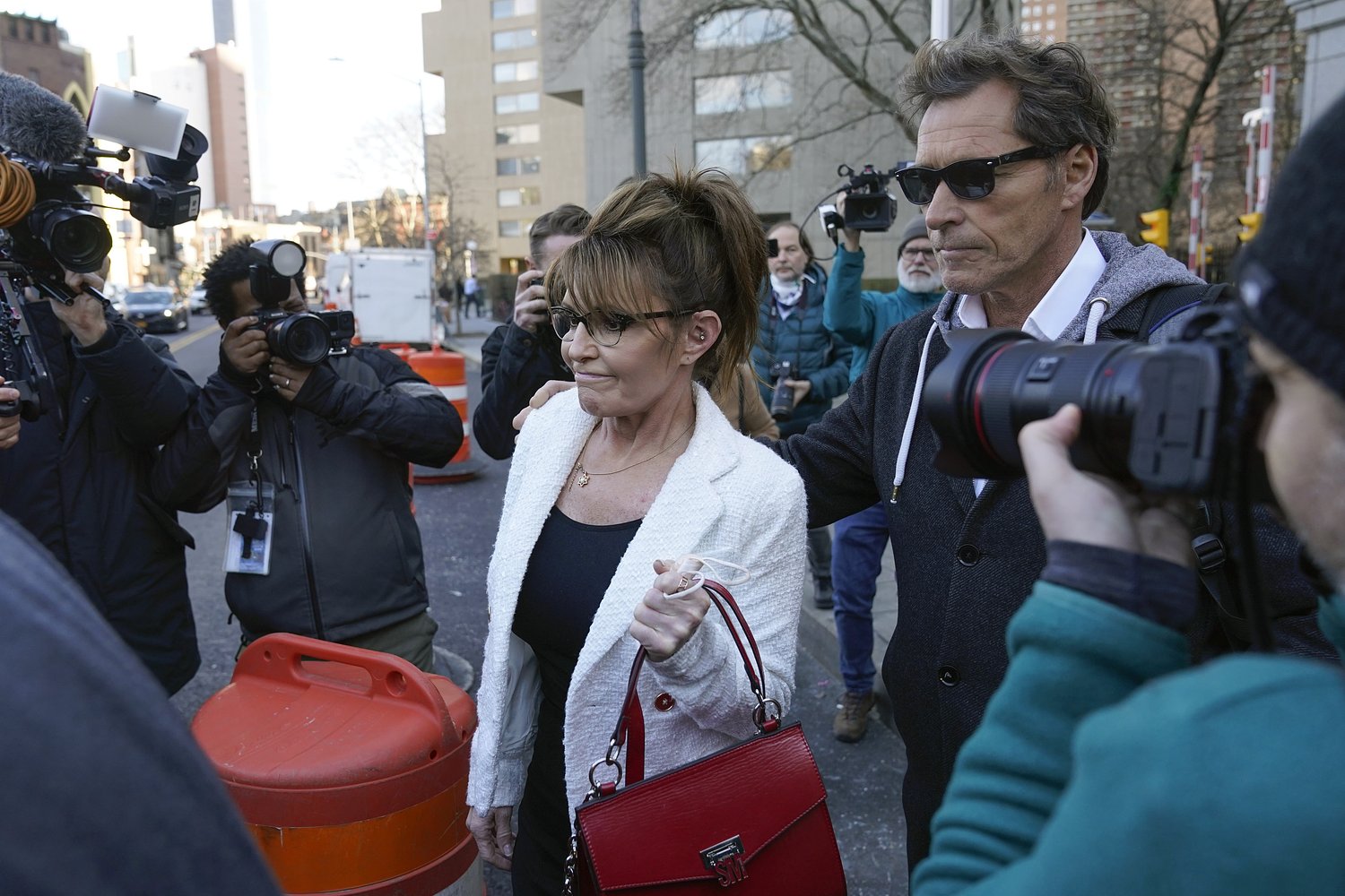 Former NHL star, Sarah Palin’s boyfriend, dead at 69: ‘Love never ends’
