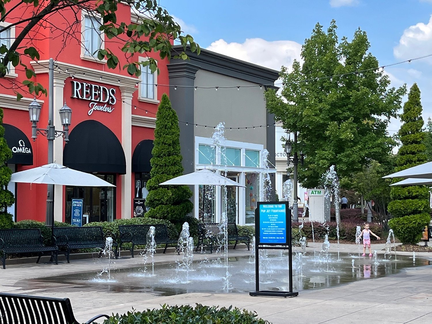 Bridge Street Town Centre restaurant closes; 2 set to open