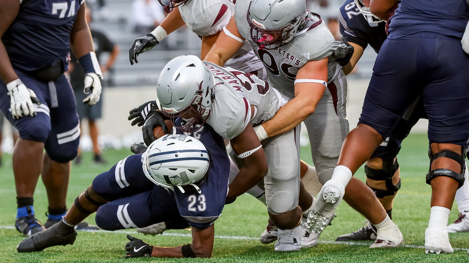 Pena’s monster rushing game lifts Union City football over Teaneck to break drought