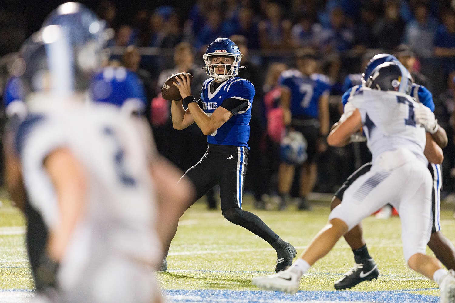 QB's 3 touchdowns lift Wood-Ridge past Mountain Lakes N2G1 quarters - Football recap