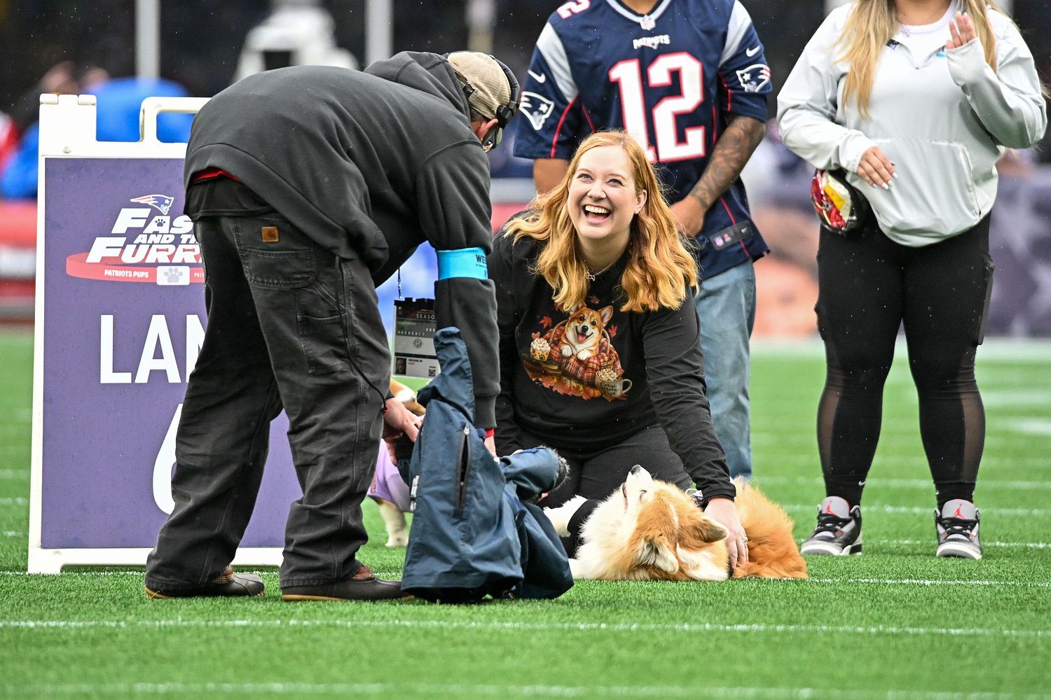 12 corgis, one trophy: Inside the Patriots’ halftime race